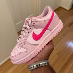 Nike Dunk Low ‘Triple Pink’