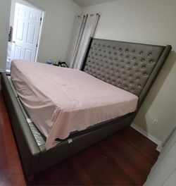 King bed size