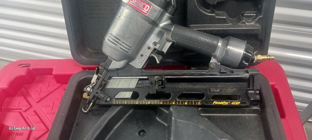 New Senco Finish Nailer With Hook