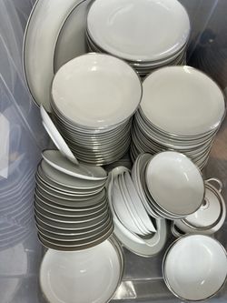 Harmony House Fine China 100 pieces