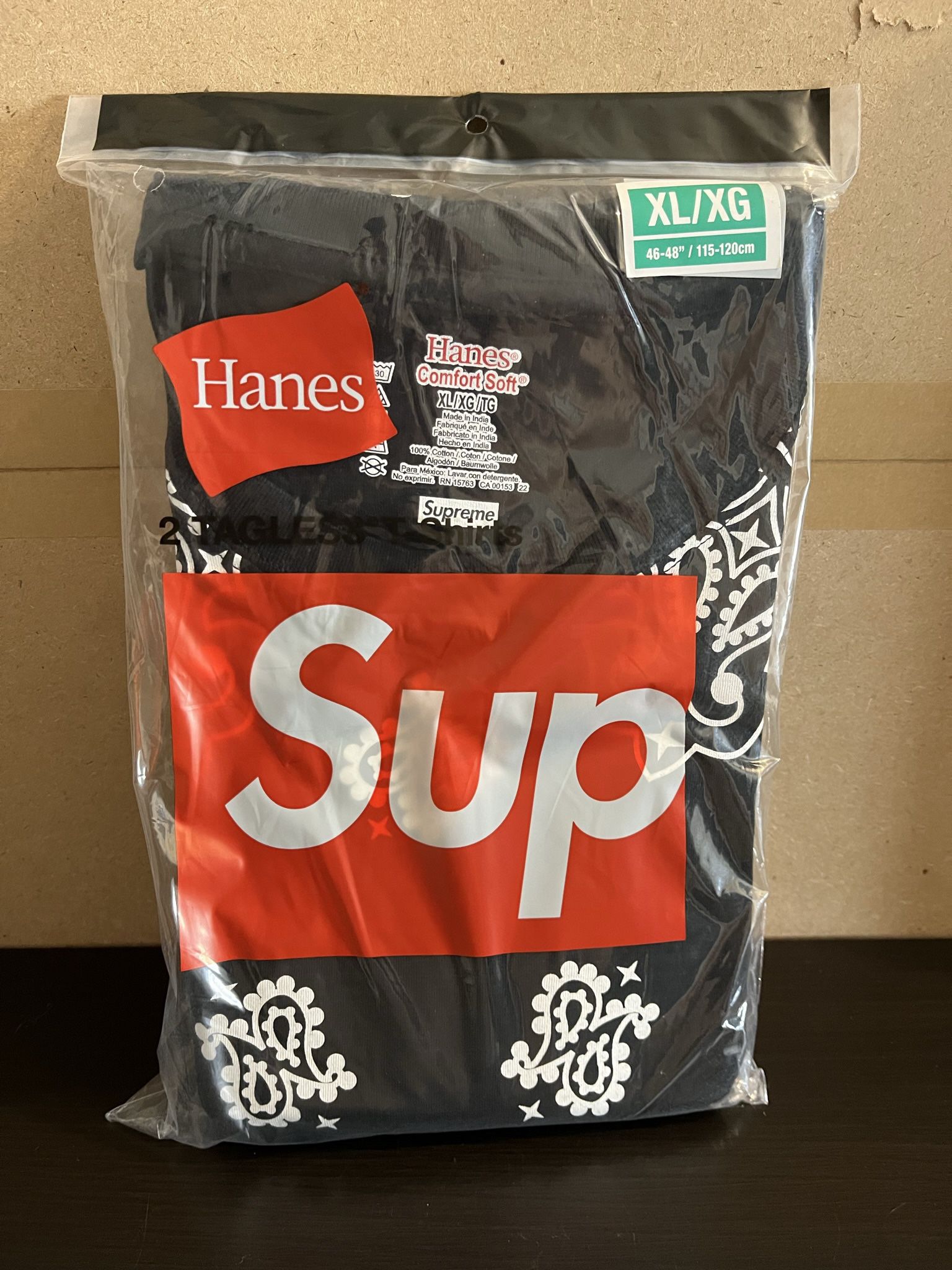 DS Supreme x Hanes Bandana Shirts aka Tagless Tee Pack Black SzXL (2 Shirts in 1 Pack)