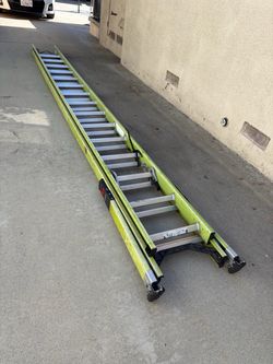 Little Giant Sumo Stance 32’ Extension Ladder