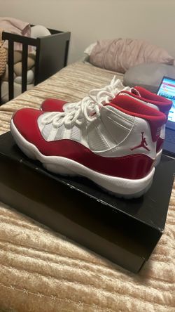 Jordan 11 Cherry Size 8.5