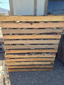 FREE PALLETS