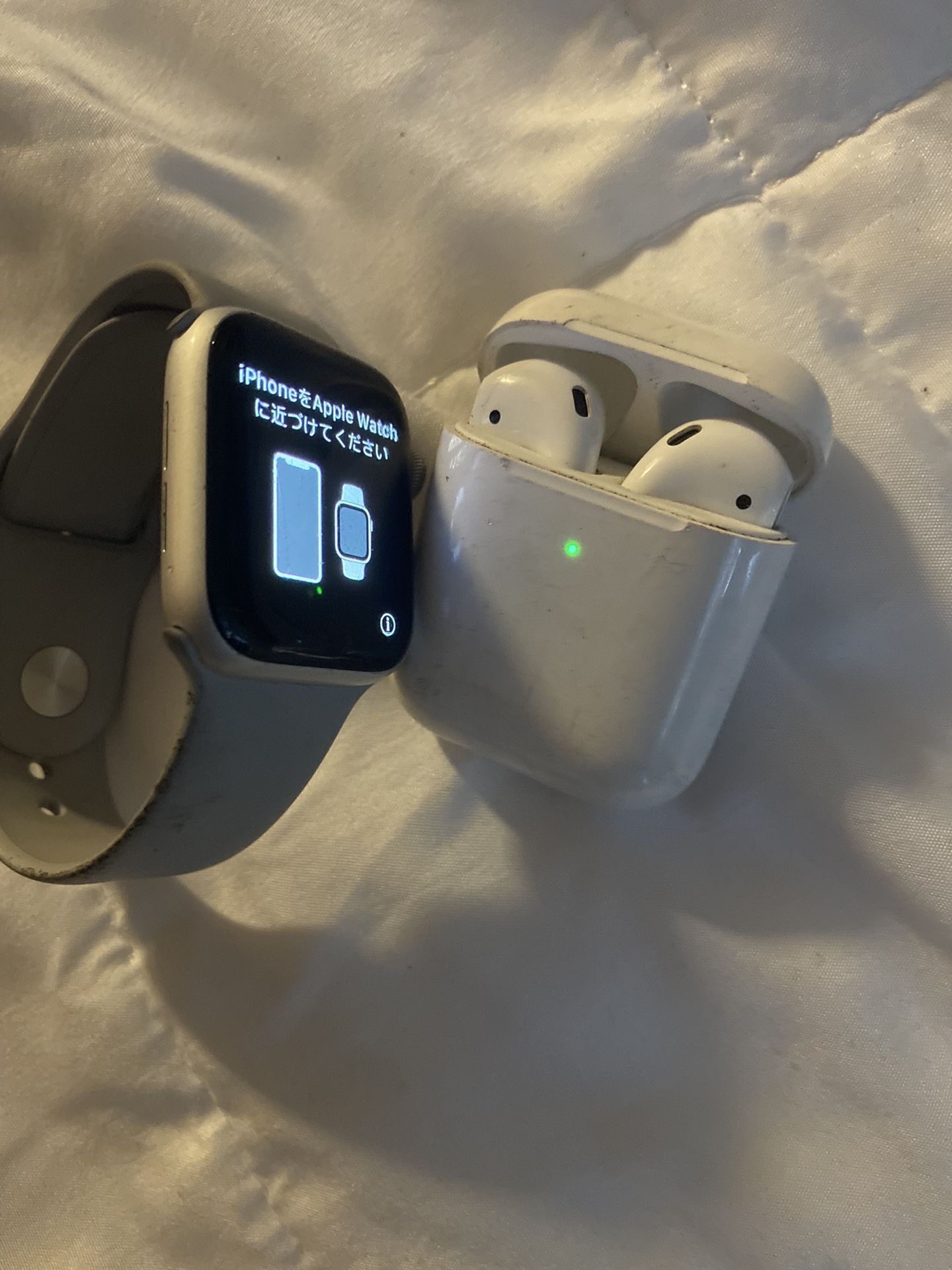 Apple Watch 4/Air Pods 
