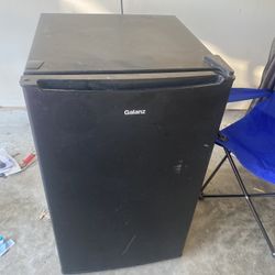 Galanz Mini Fridge 