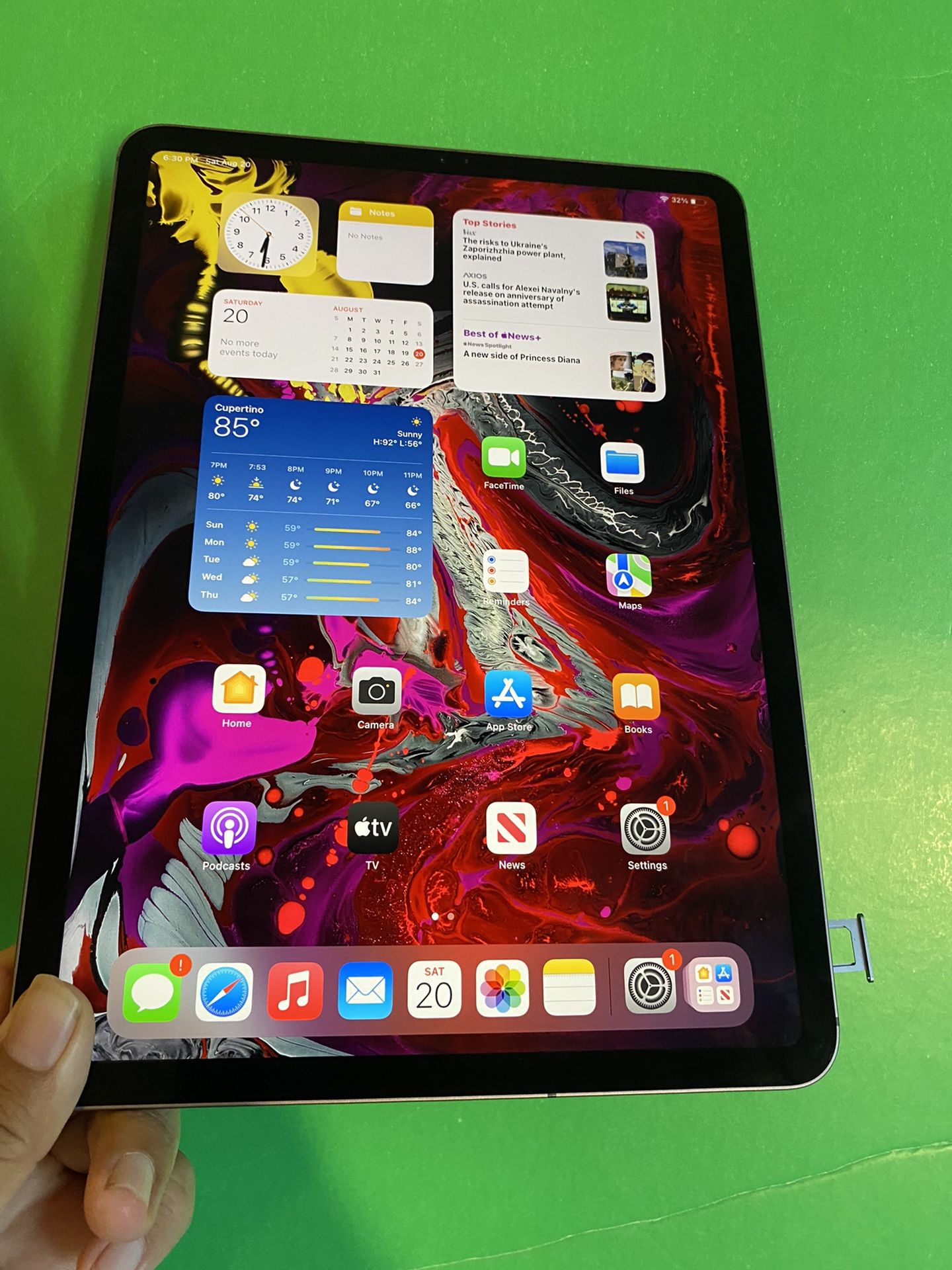 Apple IPad Pro 11” (Face ID/LiquidRetina /2018 model) 64GB WiFi + Cellular (LTE/ AT&T T Mobile Verizon etc) with keyboard & Accessories