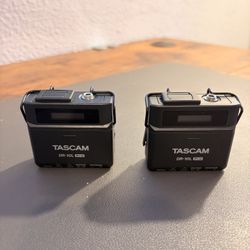 Tascam DR-10L Pro Field Recorder & Lavalier Microphone