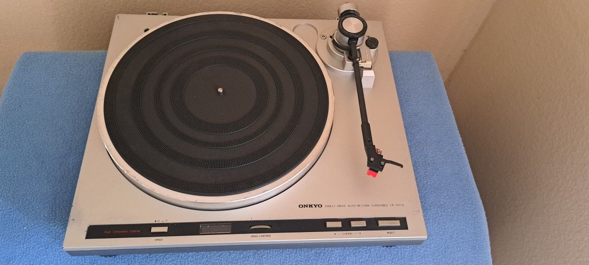 Onkyo CP-1017A Turntable, Direct Drive , W/new Stylus