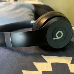 Beats Solo 4 
