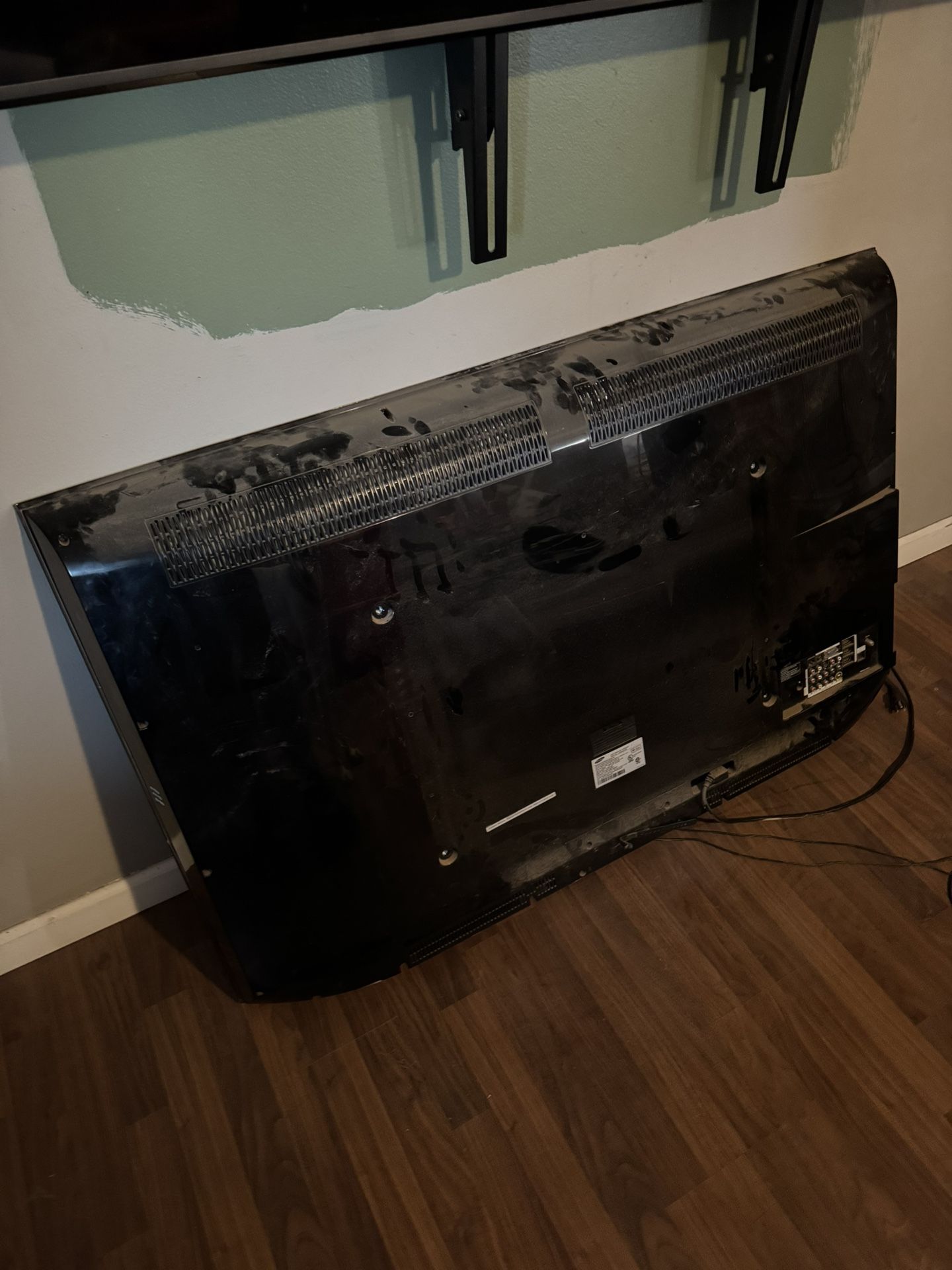 FREE 52” Samsung LCD Tv