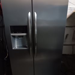 FRIGIDAIRE 2 DOORS 