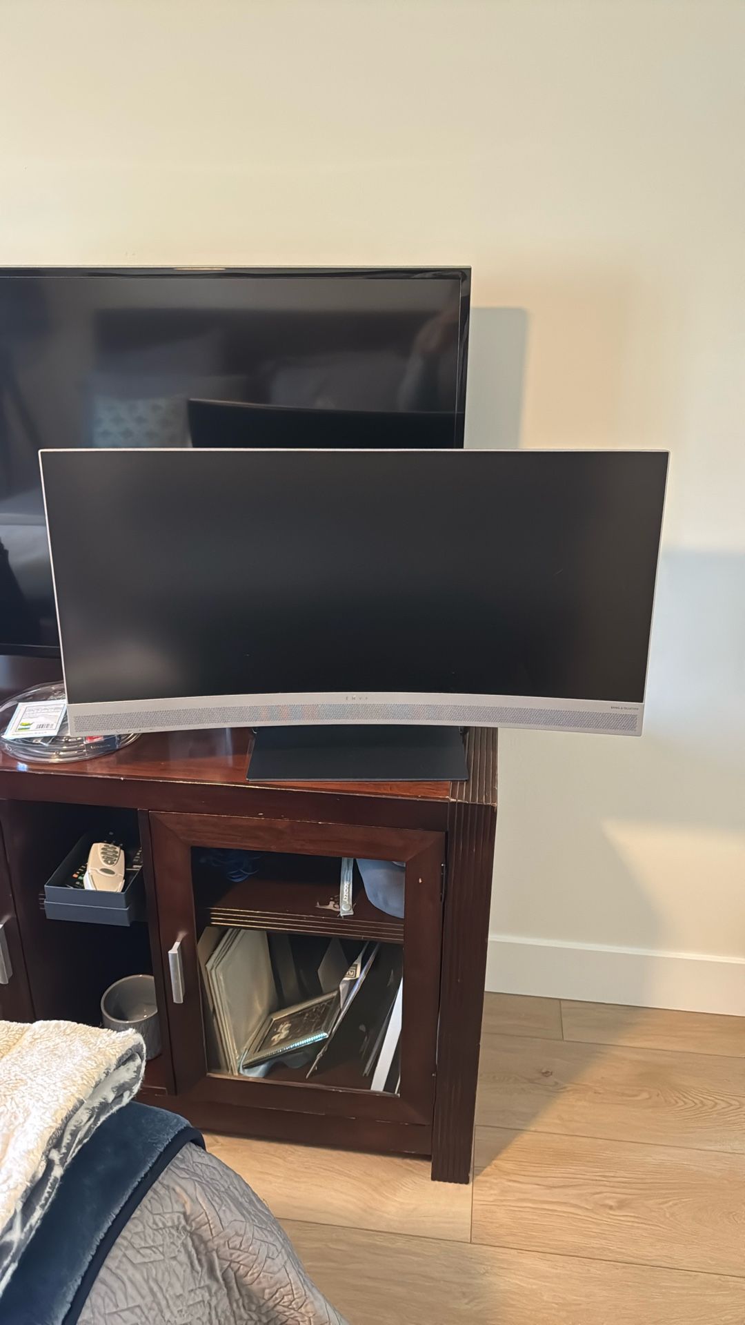 Large Curved envy Monitor