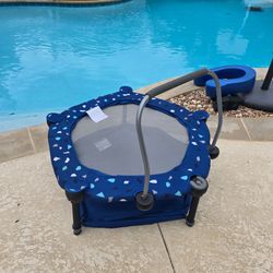 Tetro 32" Folding Toddler Trampoline Jumper