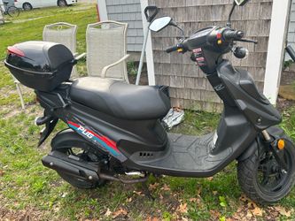 50cc Chicago pug scooter asking $1000 or obo