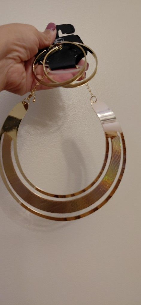 Brand new necklace and earring and bangles all$8
