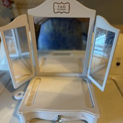 Girls Fao Schwartz Make Up Mirror