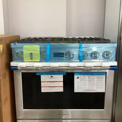 Monogram  Gas Range in Stainless steel with WiFi Connect and Timer