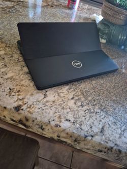 Dell touchscreen 5290 high end 2n1 gorilla glass uhd type c msrp $400 great deal on new condition well taken care of touchscreen 2n1