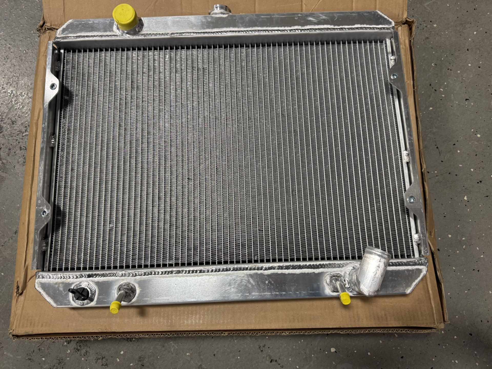 Cooling Radiator for 1(contact info removed) Mitsubishi Mighty Max 87-93 Dodge Ram 50 Base