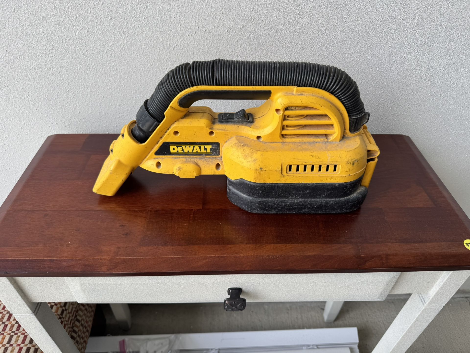 Dewalt Wet/Dry Vacuum 1/2 Gallon 18V