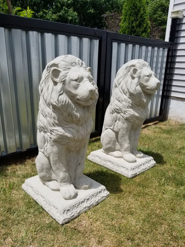 Large concrete lions