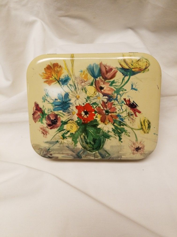 Vintage DuFour Italian Candy Tin