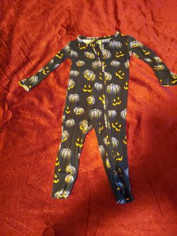 Bums & Rose's Jack O Lantern onesie pajamas. Size 18-24 months
