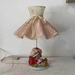 Vintage 1980s Strawberry Shortcake Porcelain Lamp. Ht: 16” Tall. USED! Read Description!