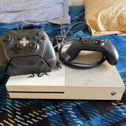 Xbox One s white