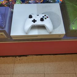 Xbox One S One Controller And Cables 