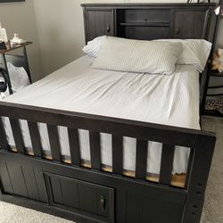 Bed frame + Mattress (Full)