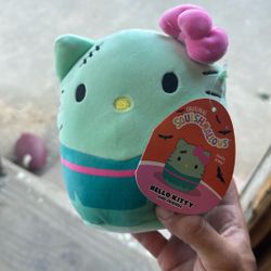 Hello Kitty Squishmallow 