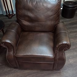 Reclinable Couches Pair