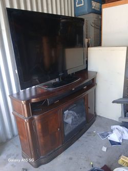 Dynex tv and vizio sound bar fire place