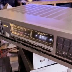 Killer 80s Receiver  but its   not champagne its silver! 