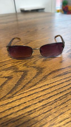Tortoiseshell Sunglasses Sleek Dark Metallic Frame with Brown Gradient Lenses