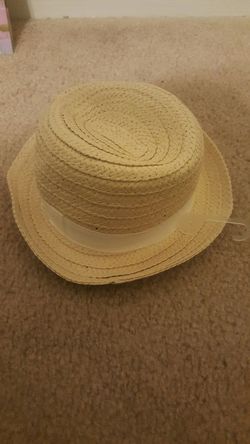 brand new 0to6 months beige hat