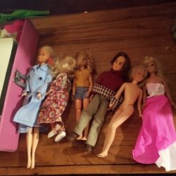 Antique Barbies 6 Dolls The Barbie Trunk And Dressing Room And Lots Of Clothes And Other Goodies 