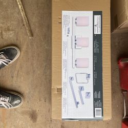 Bathroom Lights And Hangers 
