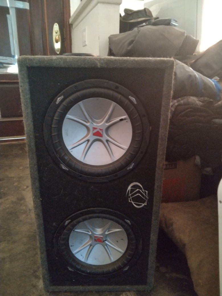 2-10" Kicker Subwoofers And interfire Amp