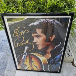 Framed Elvis 1000 Puzzle Piece