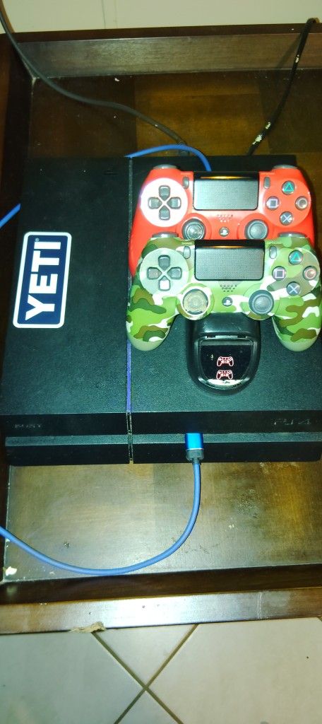 Ps4 W 2 Controller's