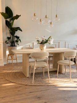 Brand New In Box！Modern Light Oak Dining Table – Elegant Minimalist Design