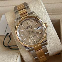 Rolex Datejust 36 – Ref. 126233 – Two-Tone (Steel & 18k Yellow Gold) – Discontinued Jubilee Motif Dial – Full Set (2022)