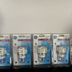 60 W Bundle of 5 GU24 Base CFL Bulb 60 W  Twist Soft White