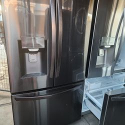 refrigerator LG frenchs doors black stainless 