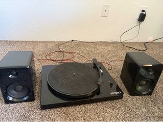 VICTROLA Record Player
