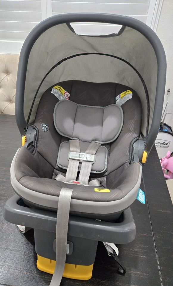 Century Carry On™ 35 Lightweight Infant Car Seat