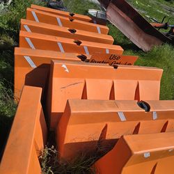 Used ULINE 4584 traffic barriers